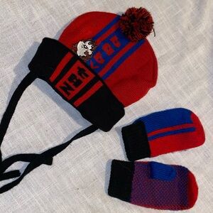 Vintage Tazmanian Toboggan and mitten set